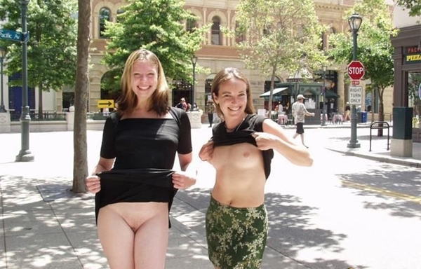 Nude Public Pics - Nude Girl Pee Public; Amateur Public 