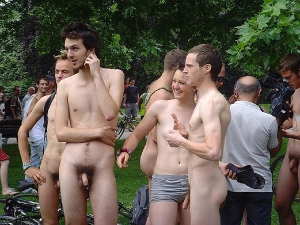 Cunts on Public - First Time Outdoor; Amateur Public 