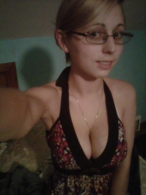 Nerdy Teen Breasts - Girl with nerdy glasses big tits - xxx pics