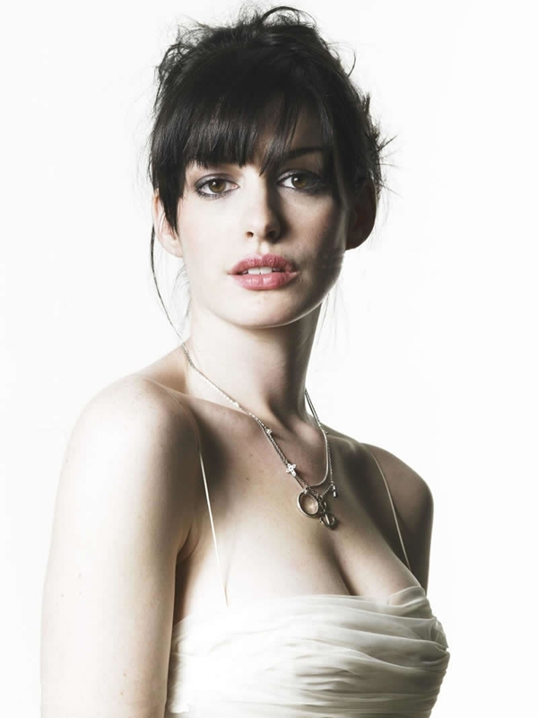 Anne Hathaway; Babe Brunette Celebrity 