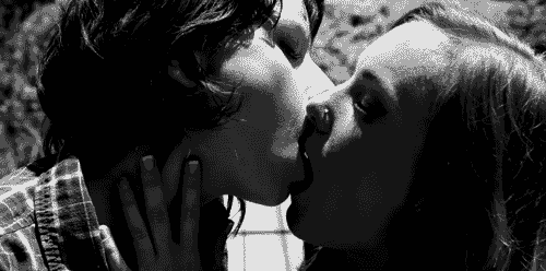 kissing; Lesbian 