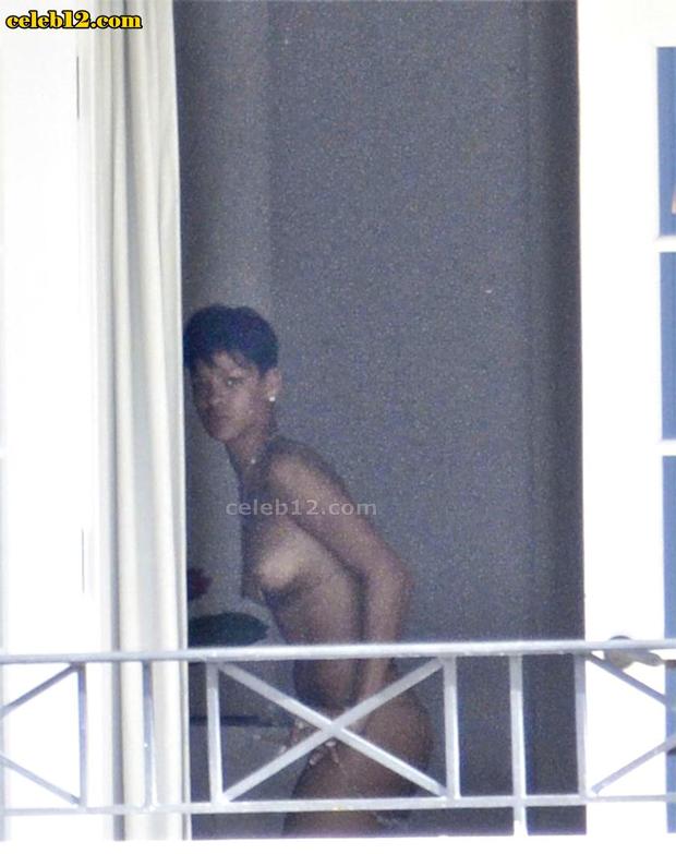 ...; Celebrity Funny Nude Rihanna 